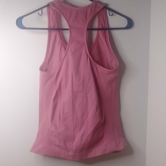 NewBalance tank top SP - Picture 2 of 7